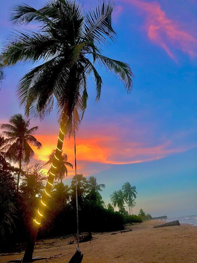 Moon Isle Beach Bungalow Nilaveli Eksteriør billede