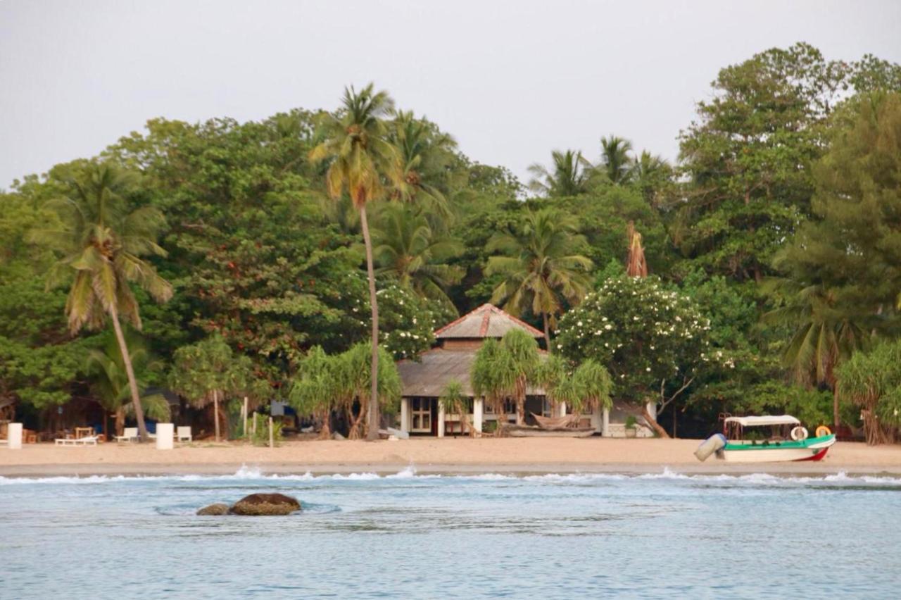 Moon Isle Beach Bungalow Nilaveli Eksteriør billede