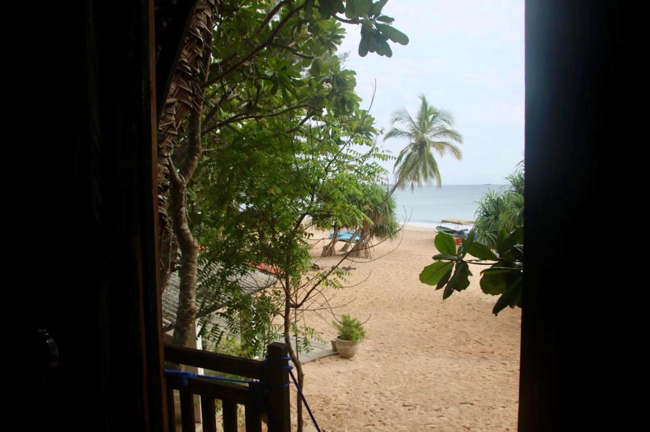 Moon Isle Beach Bungalow Nilaveli Eksteriør billede