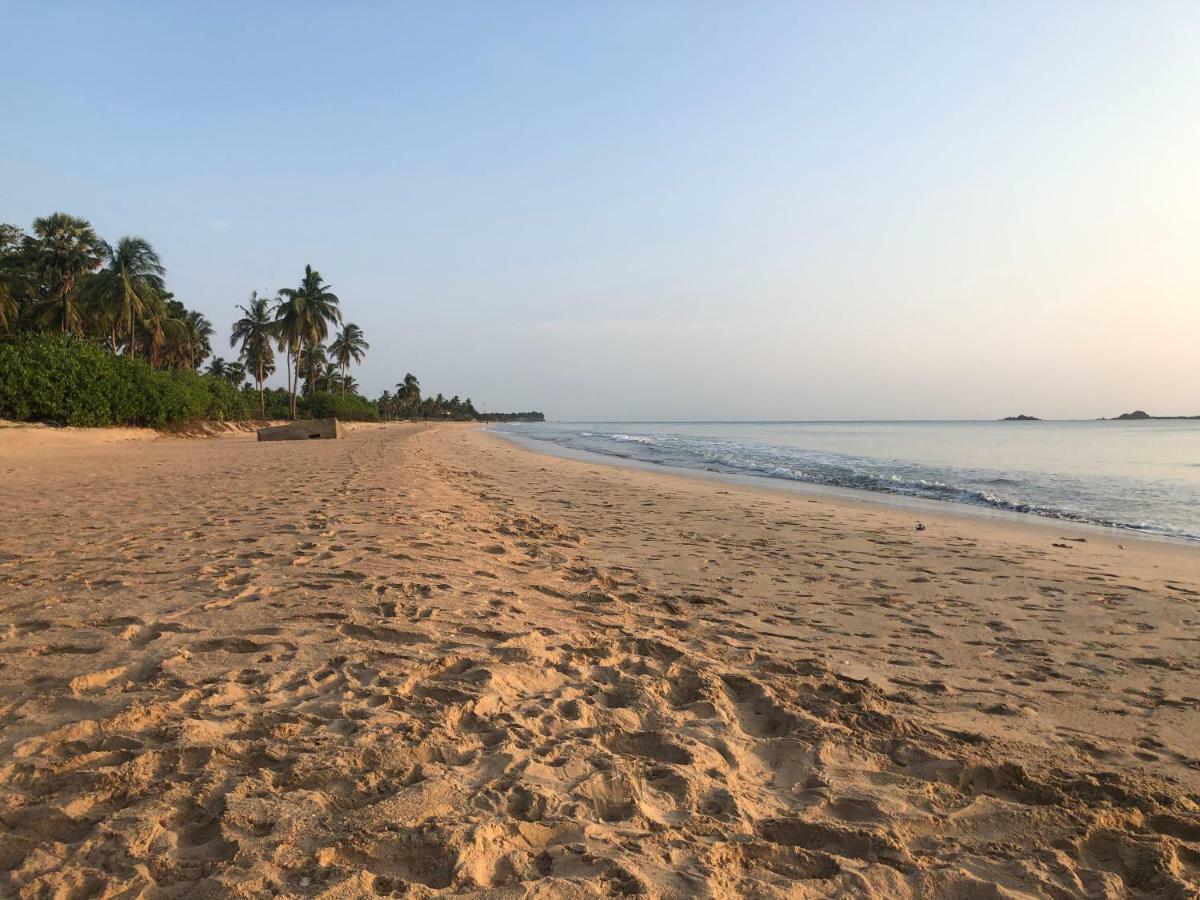 Moon Isle Beach Bungalow Nilaveli Eksteriør billede